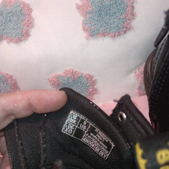 Kids size 9 - Picture 4 of 6